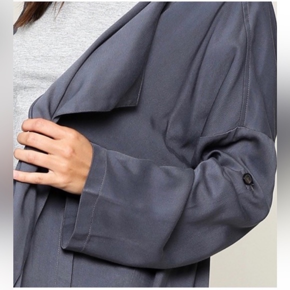 Lightweight Duster w/ Button Up Sleeves - Picture 2 of 5